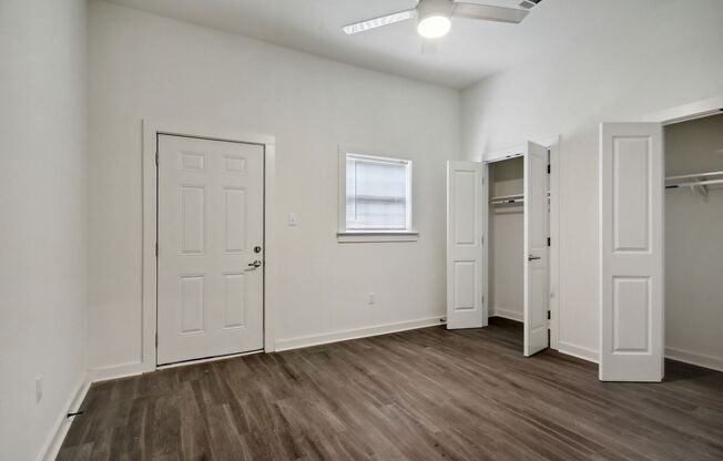 1 bed, 1 bath, $975, Unit Unit 4