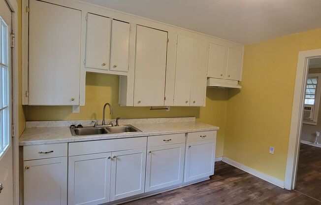 Gorgeous fully remodeled 3 bedroom/1&1/2 bath Cottage.