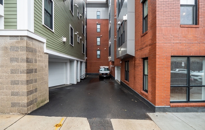 2 beds, 2 baths, 1,300 sqft, $4,650, Unit 14