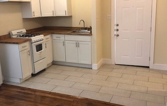 Upstairs 1/1 Historic Monte Vista