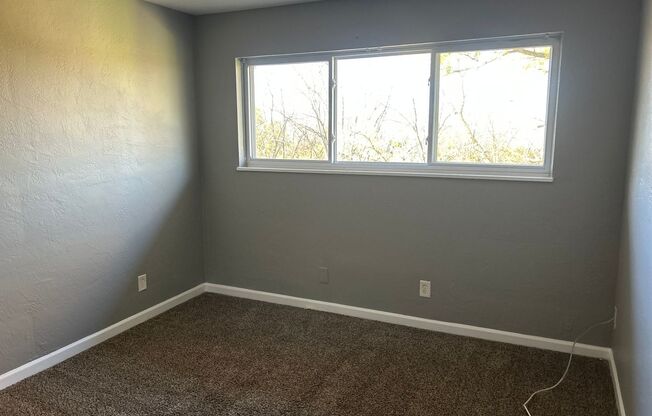 2 beds, 1 bath, 750 sqft, $1,070, Unit B05 1038 17