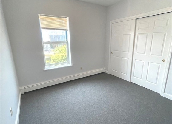 2 beds, 1 bath, 700 sqft, $3,000, Unit 6(3A)