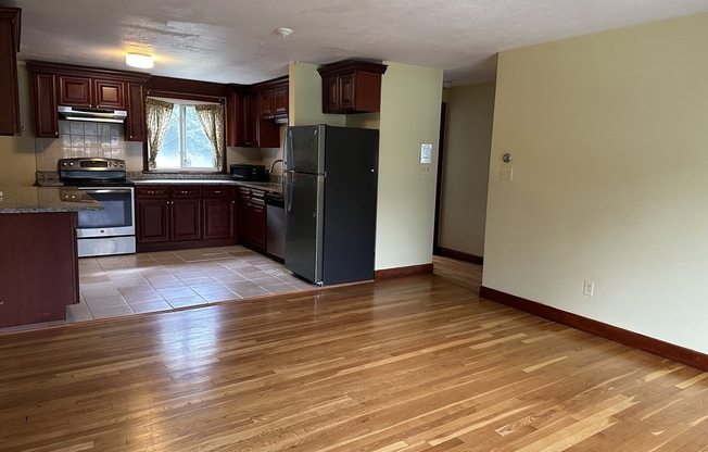 25 LIONEL AVE