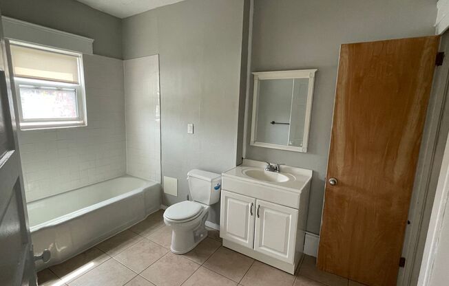 1 bed, 1 bath, 370 sqft, $975, Unit Unit 6
