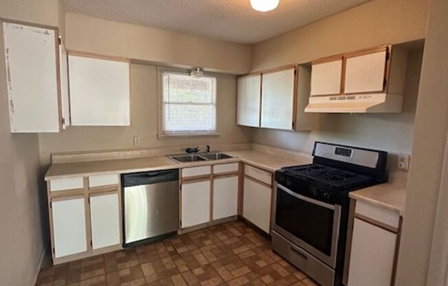 4 beds, 1 bath, $1,195