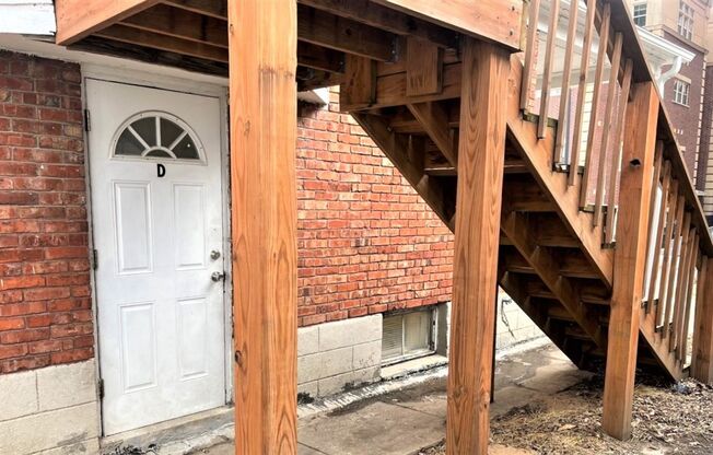 1 Bedroom Apartment Downtown w/ Bonus Room - Utilities Included!