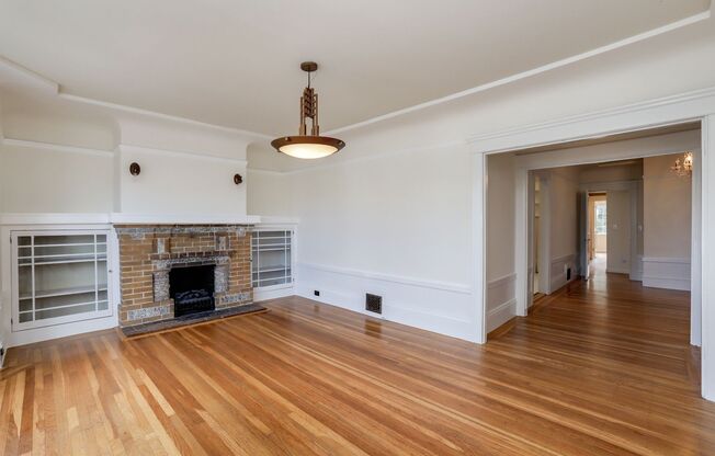 5 Bed / 2 Bath home in Outer Richmond near the Beach and Golden Gate Park. YouTube tour!