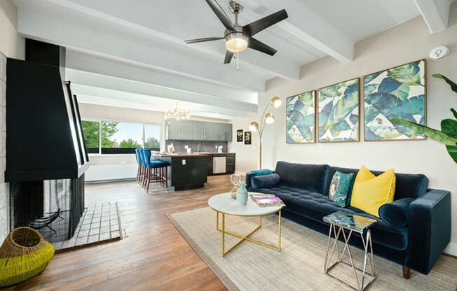 2 beds, 2 baths, 925 sqft, $2,295, Unit 206