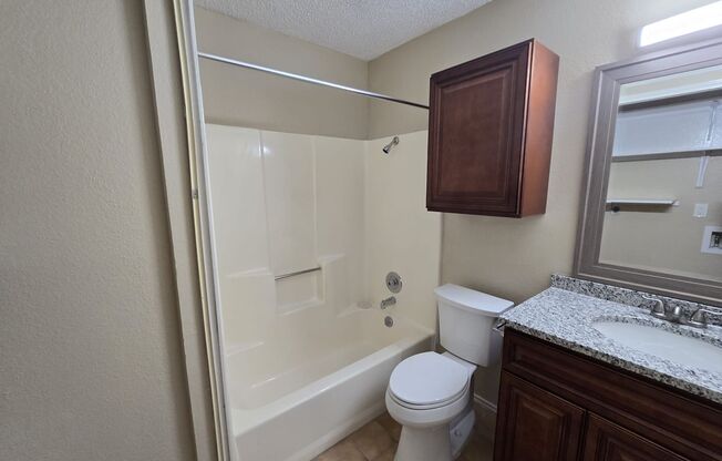 3 beds, 2 baths, $1,495, Unit # 2702