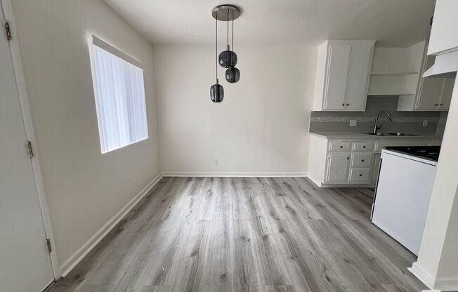 1 bed, 1 bath, 700 sqft, $1,800, Unit 3