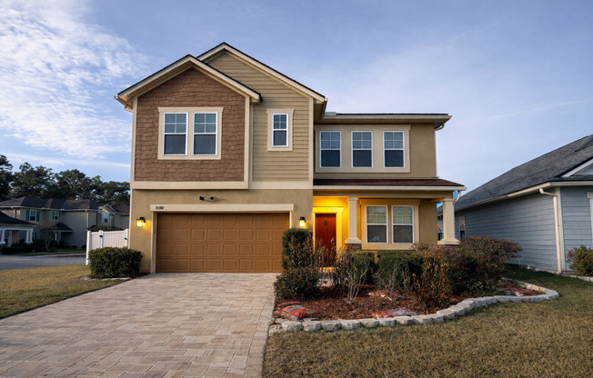 Beautiful 3 Bed/3 Bath Corner-Lot Home in Manadrin -  Fenced-in Backyard, Garage, Bonus Room, Resort-Style Amenities!