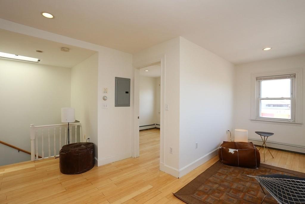 11 BELL CT