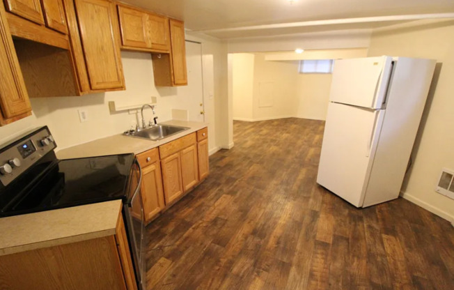 1 bed, 1 bath, 700 sqft, $995