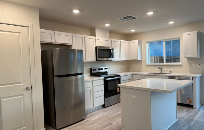 4 Bed 2.5 Ba 2 Story 2 Car