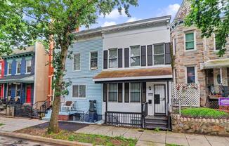 1028 KENYON ST NW