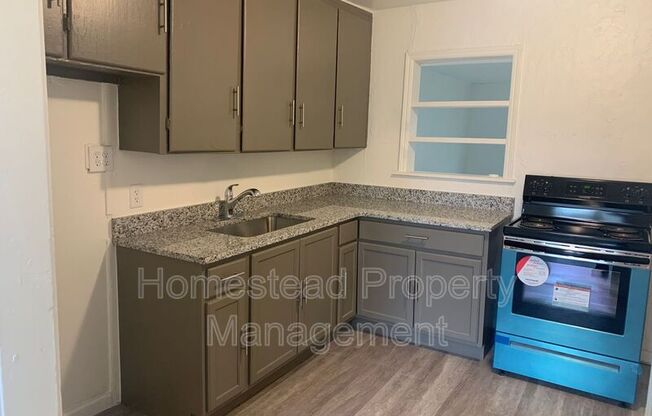 3 beds, 1 bath, 1,236 sqft, $995