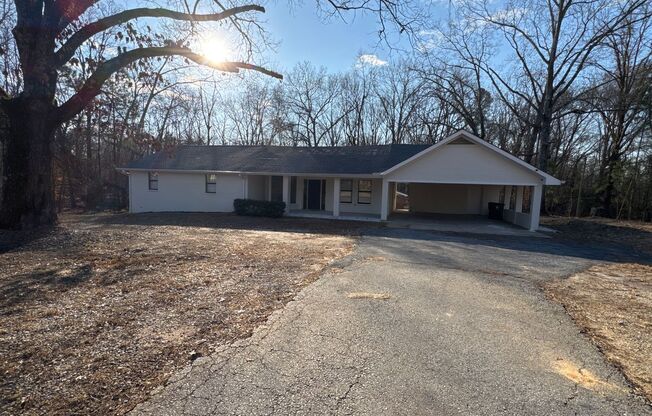 Charming 3 bedroom, 2 bathroom Ranch-Style Home