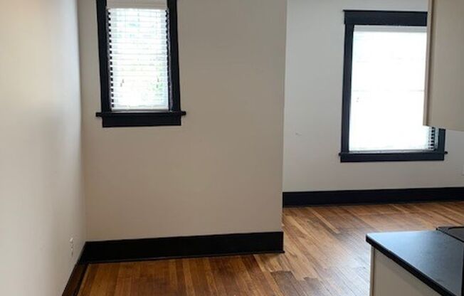 1 bed, 1 bath, 787 sqft, $1,200, Unit Room 005