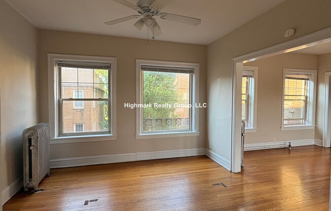 830 Reba Pl