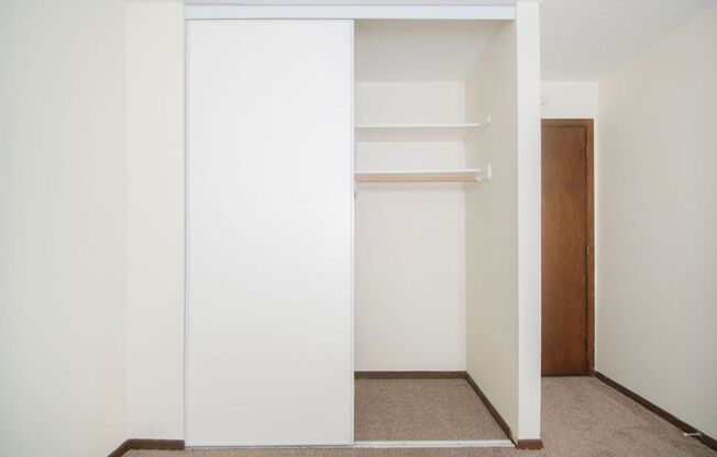 2 beds, 1 bath, 1,155 sqft, $1,530, Unit 051