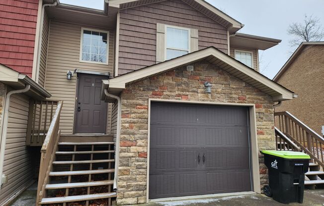 3 beds, 2 baths, $1,275, Unit 987 S Ash Ridge Dr Unit D