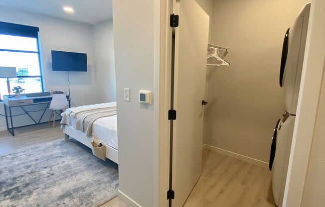 Studio, 1 bath, 365 sqft, $1,015, Unit 221