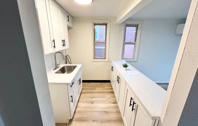 2 beds, 1 bath, 900 sqft, $1,225, Unit 136