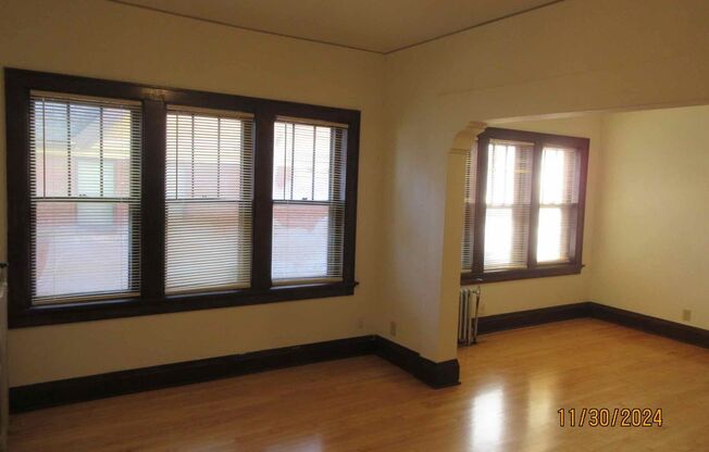 2 beds, 1 bath, $1,100, Unit 903 #3