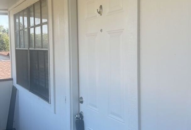 607 N Elm #B Arlington, Texas 76011