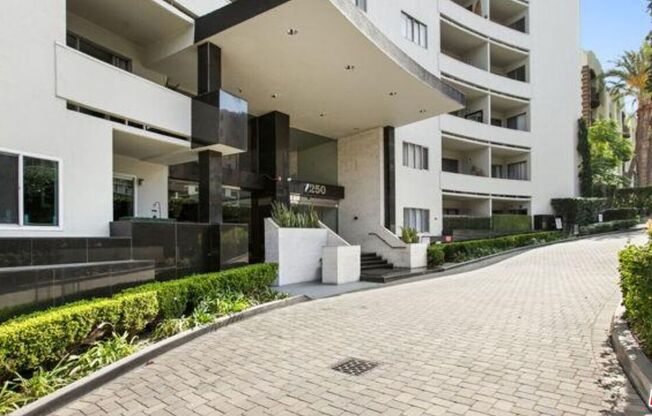 2 beds, 2 baths, 1,212 sqft, $5,750, Unit 616