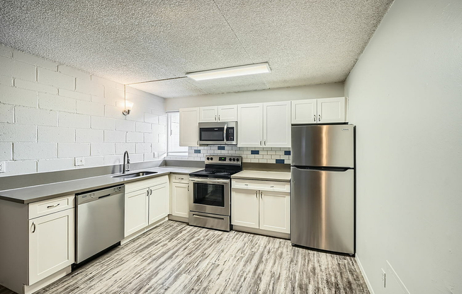 1920 N 1st Ave #105A - Web Quality - 004 - 06 Kitchen