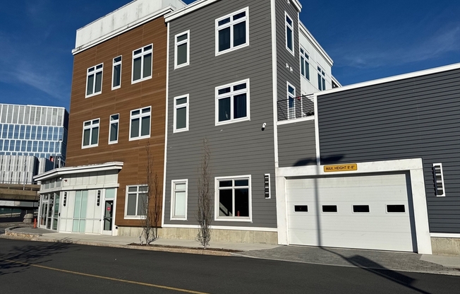 60 CROSS ST