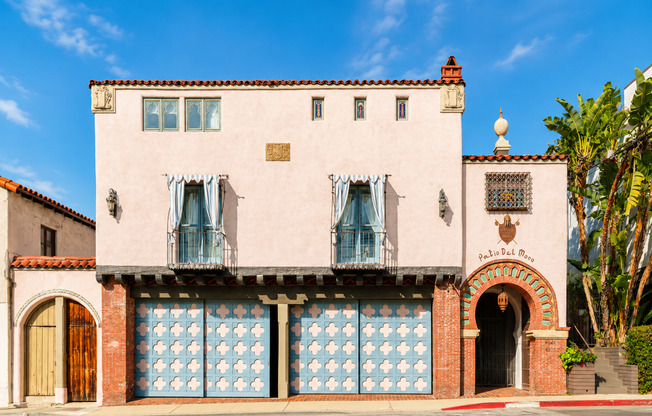 8225 Fountain Ave (Patio Del Moro)