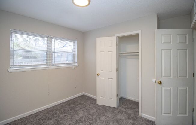 2 beds, 1 bath, $1,050, Unit Apt 1