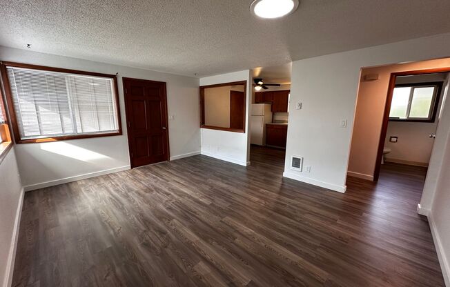 2 beds, 1 bath, $1,550, Unit 3876 3rd Ave