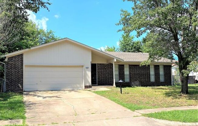 Perfect location near Rhema in Broken Arrow!