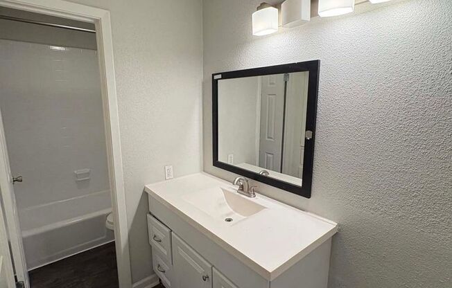 2 beds, 2 baths, 931 sqft, $1,225, Unit 02-0208