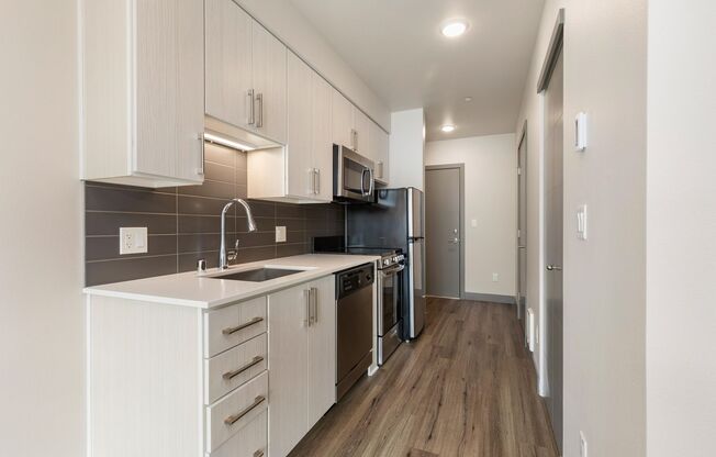 Studio, 1 bath, 288 sqft, $1,280, Unit 316