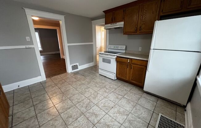 2 beds, 1 bath, $1,495