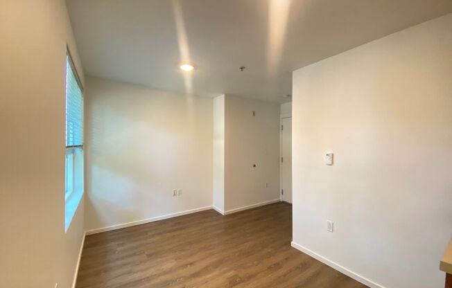 Studio, 1 bath, 175 sqft, $1,295, Unit 4403