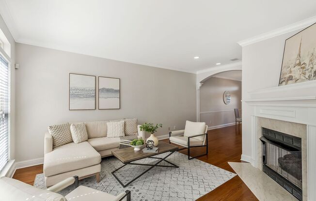 FABULOUS LOCATION!! 2BEDROOM 2 BATH TOWNHOUSE!!