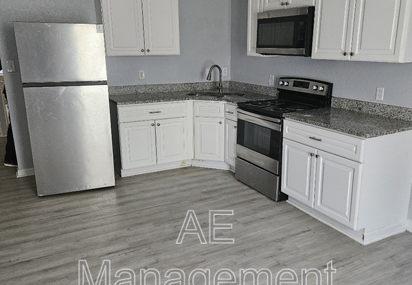 1601 ELM AVE