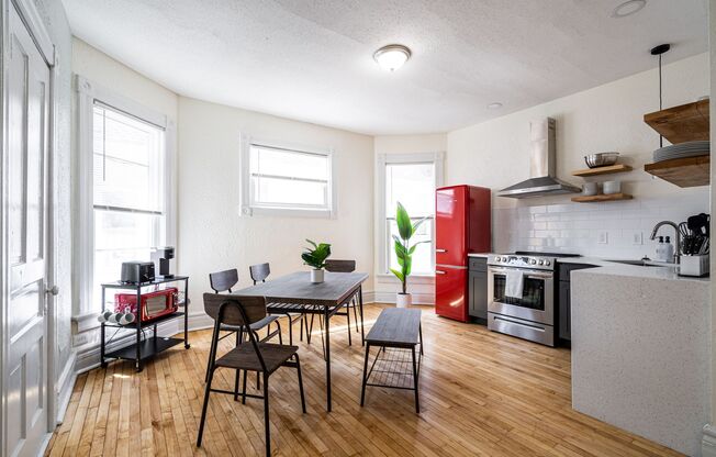 4Bdrm Upper Flat of Eastside Duplex Fully Remodeled