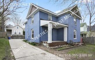 711 CLANCY AVE NE