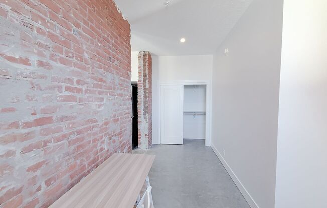 1 bed, 1 bath, 760 sqft, $1,345, Unit B204