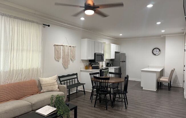 3 beds, 2.5 baths, 1,800 sqft, $2,500, Unit A