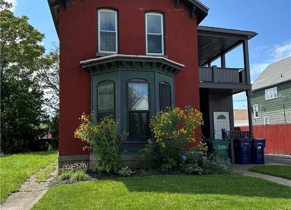 384 PROSPECT AVE