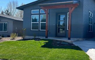 2 Bedroom / 1 Bathroom Home in NE Bend