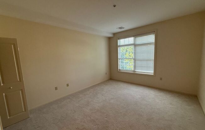 2-Bedroom Townhome for professionals - The Summit at Shiloh HOA