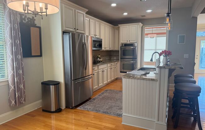 Elegant Full-Brick Estate 4 bedroom/2.5 bathroom